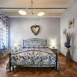 Farm stay Montecrespini